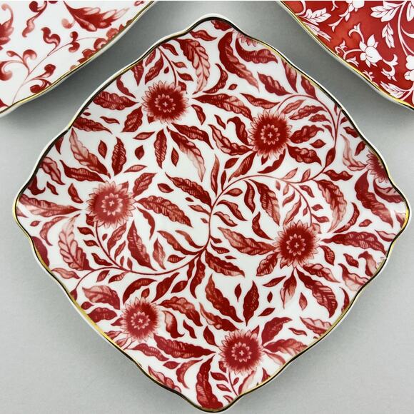 Williams Sonoma Marlo Thomas Floral Appetizer Plates SET OF 4 Toile Red White - Picture 2 of 12